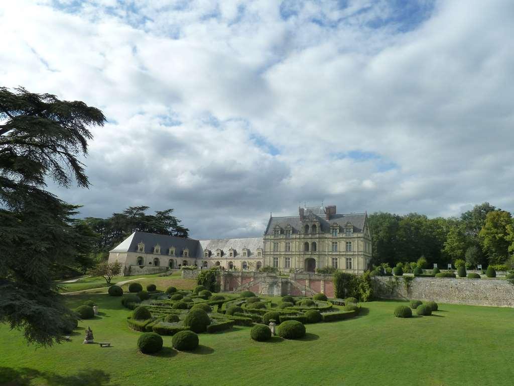 城堡连锁布尔黛西埃尔酒店 蒙卢索卢瓦尔 外观 照片